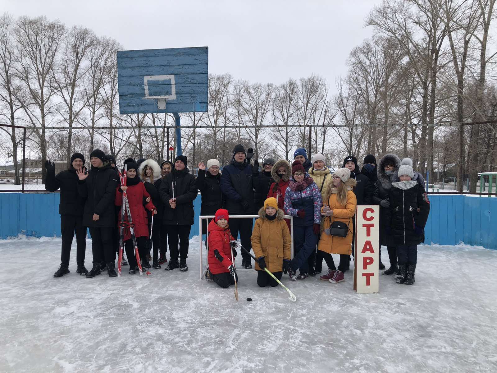 на школьном катке